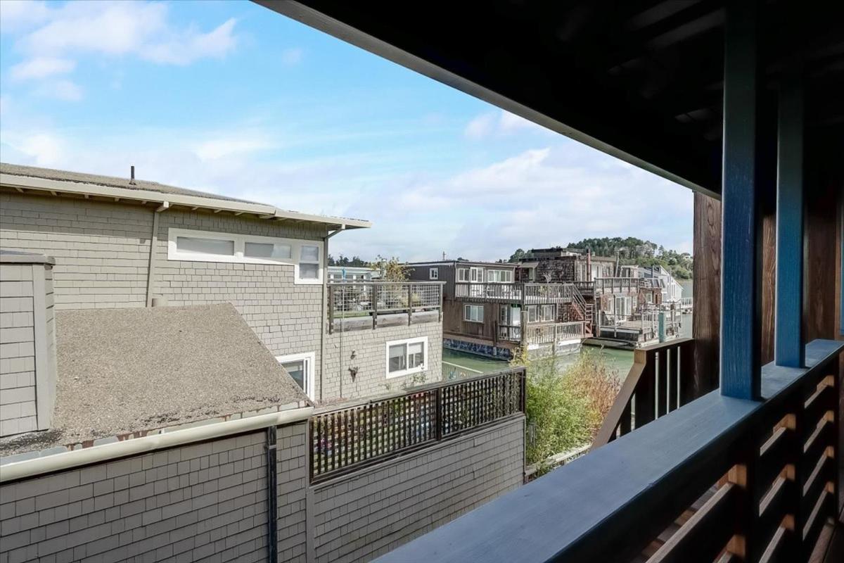 Floating Condos Of Commodore 11 Mill Valley Bagian luar foto